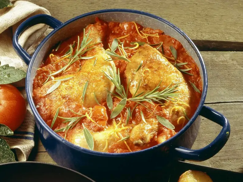 Hähnchen mit Tomatensauce