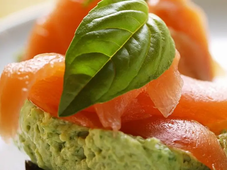 Räucherlachs-Avocadocreme-Häppchen