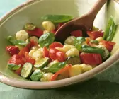 Gnocchi-Salat mit Gemüse (Insalata gnocchi con verdura)