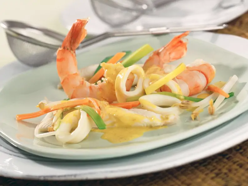 Curry-Kokos-Fondue mit Fisch