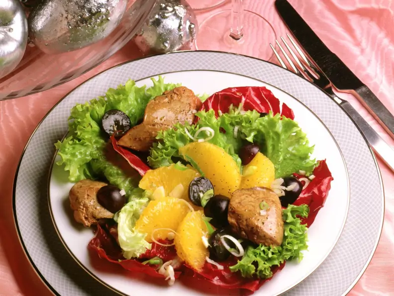 Salat mit Entenleber und Orangenfilets