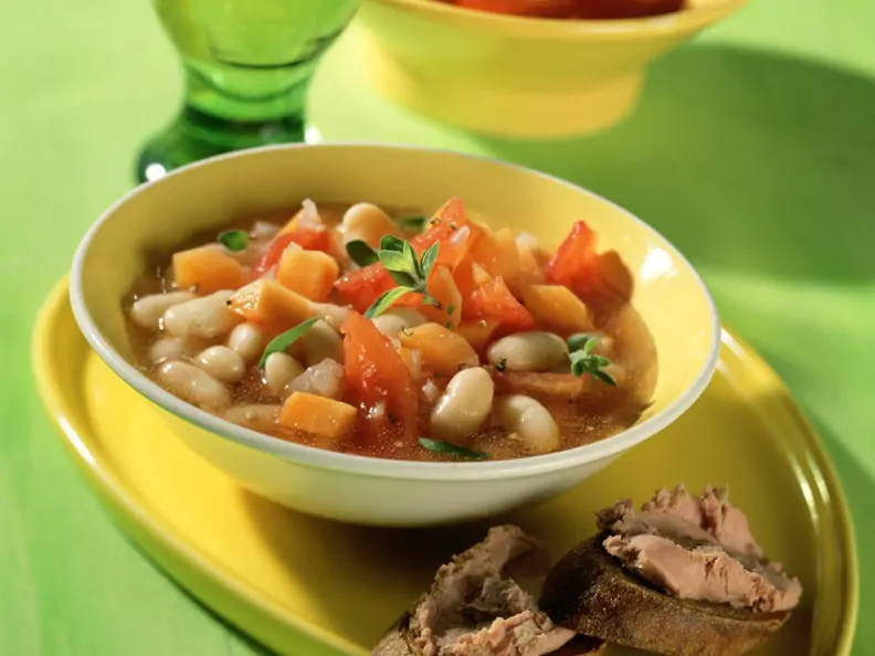 Weiße Bohnensuppe mit Leberwurst-Crostini