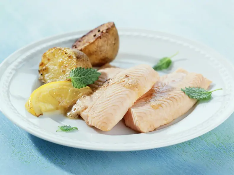 Gebratener Saibling mit Ofenkartoffeln