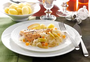 Gebratenes Lachsforellenfilet auf Riesling-Kraut