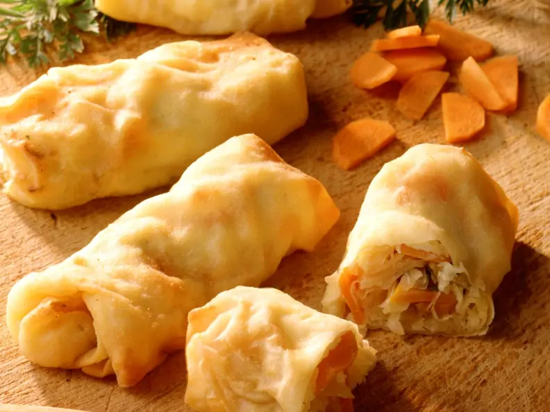 Pikante Strudelpäckchen mit Sauerkrautfüllung