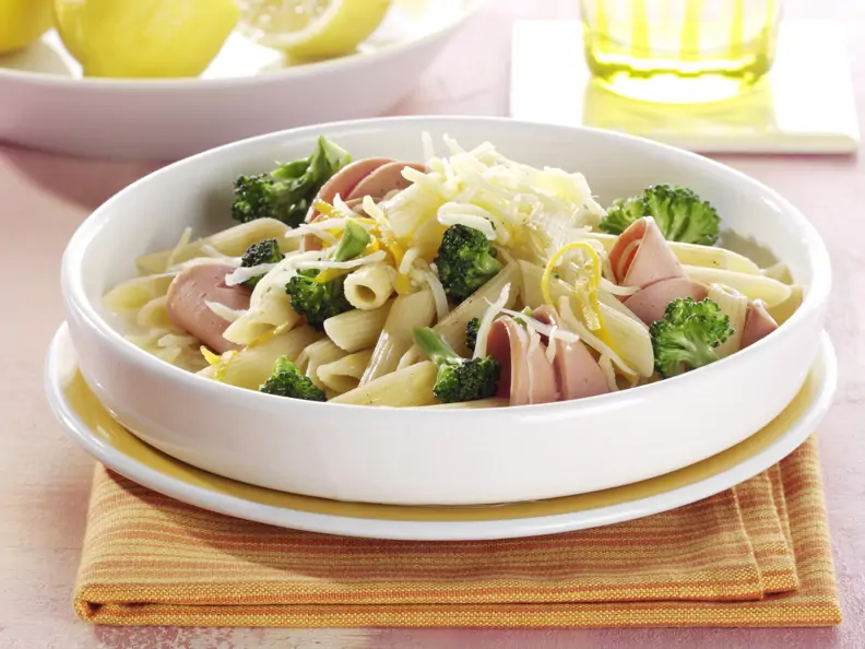 Penne mit Brokkoli und Mortadella