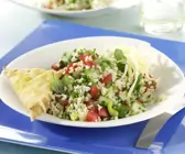 Taboulé-Salat mit Käse-Toastecken