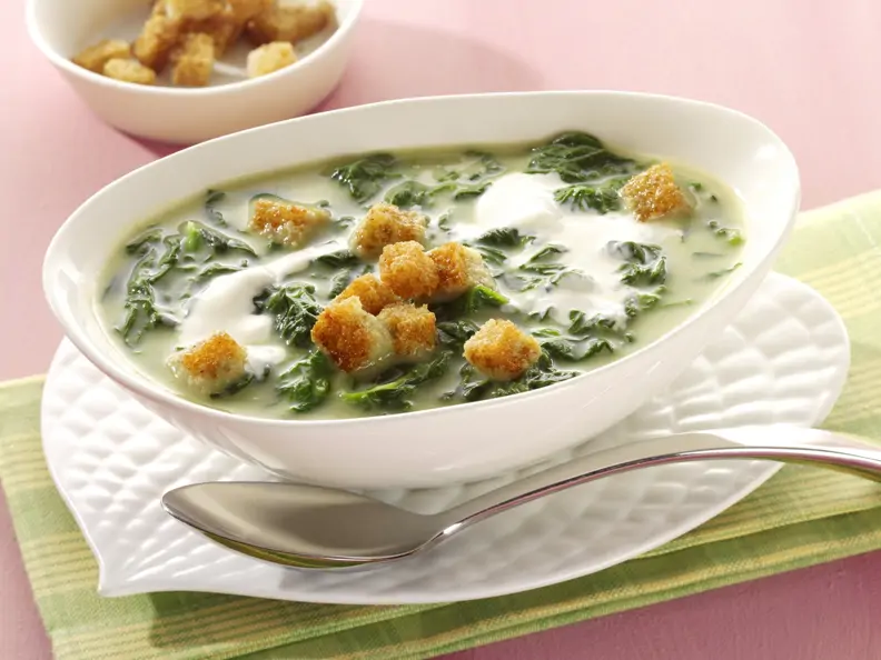 Spinatsuppe mit Crôutons