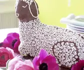 Osterlamm mit Schokolade und Zuckerguß