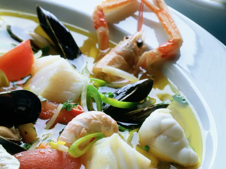 Fischsuppe mit Knoblauchmayonnaise (Aioli)
