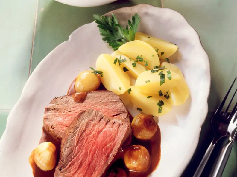 Rinderfilet mit Zimt-Zwiebeln