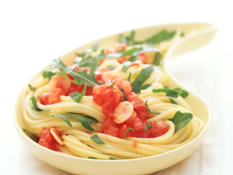 Spaghetti mit Tomaten-Rucola-Sugo