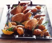 Wachteln mit Rosmarin und Kartoffeln aus dem Ofen