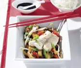 Gedämpfte Rotbarschfilets mit Asiagemüse