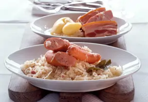 Elsässer Sauerkrautplatte (Choucroute garnie)