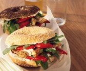 Bagels mit Hähnchen und Paprika