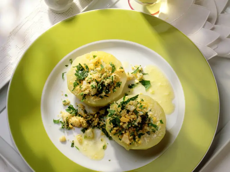 Gedünsteter Kohlrabi mit Petersilien-Ei-Bröseln