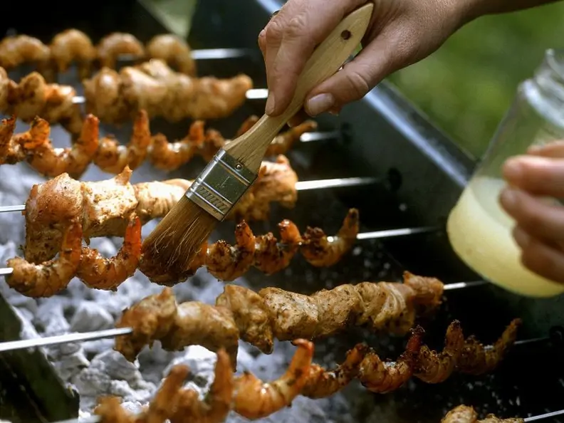 Gegrillte Hähnchenspieße