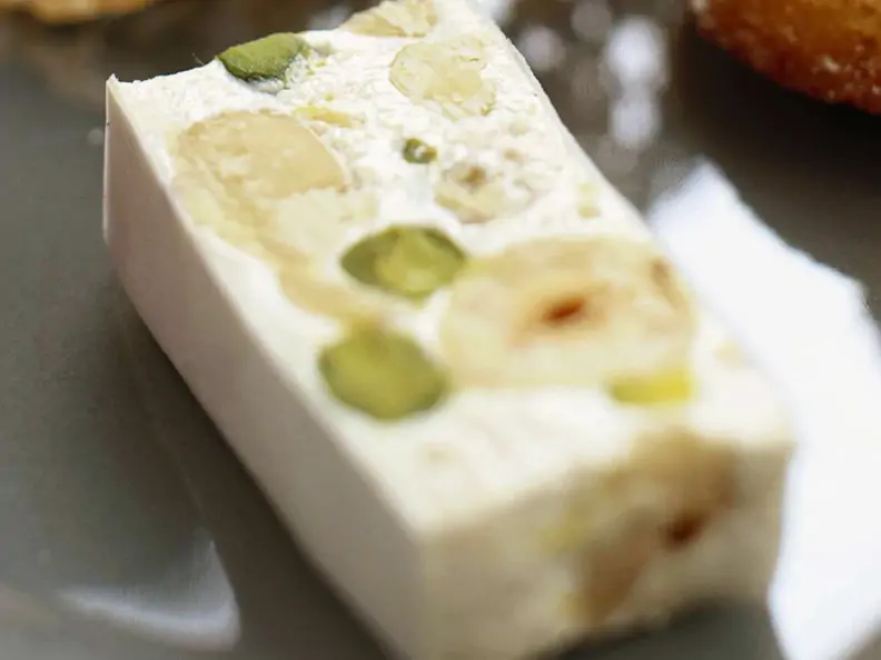 Mandel-Nougat