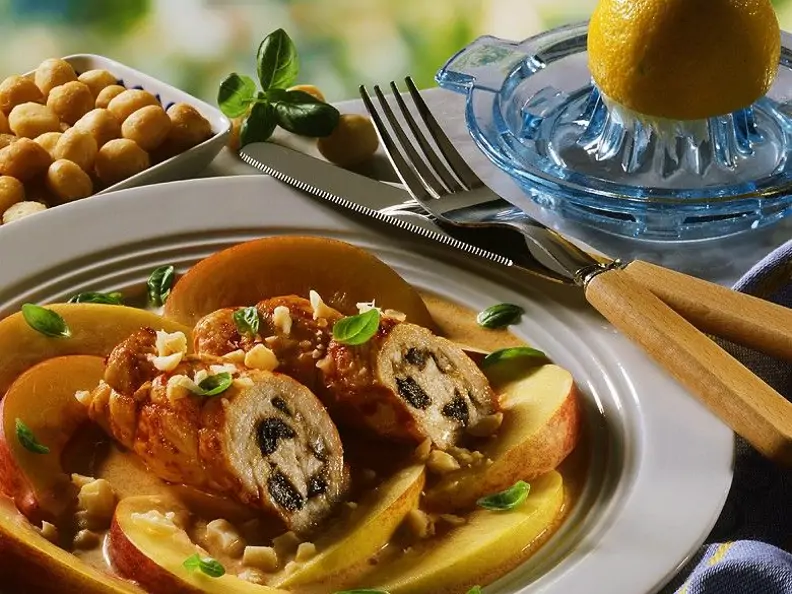 Putenröllchen mit fruchtiger Sauce