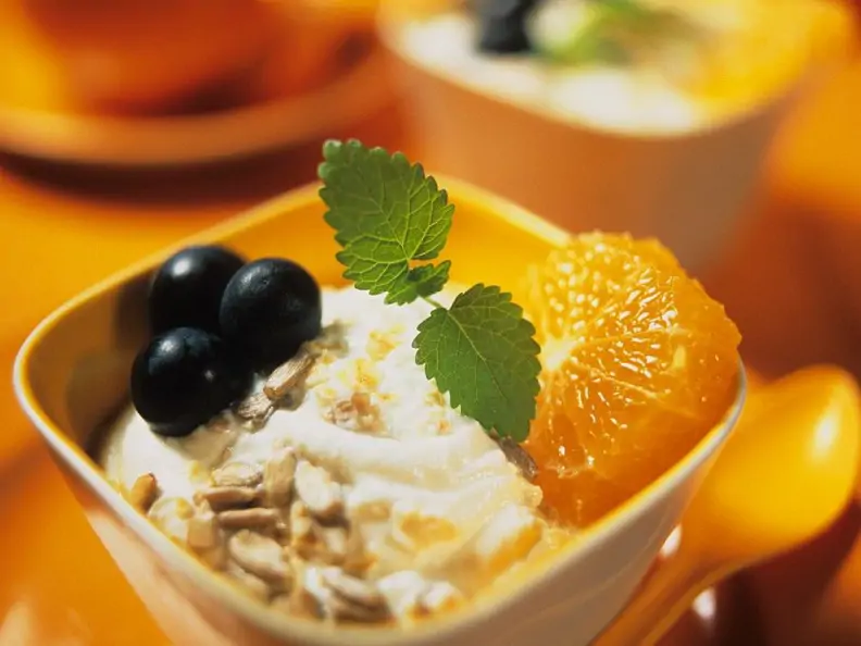 Joghurt-Müsli mit Früchten
