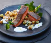 Fisch in Weinsauce mit Kartoffeln