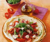 Tomatensalat auf Fladenbrot