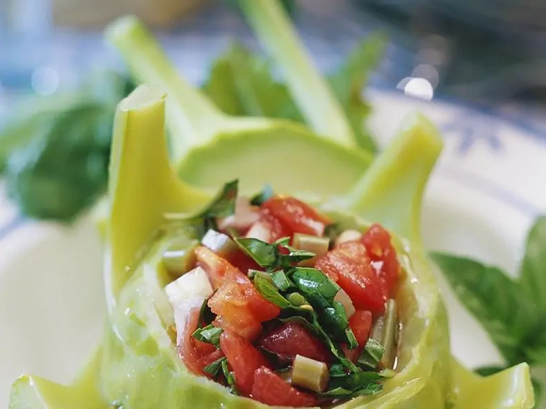 Kohlrabi mit Tomatenfüllung