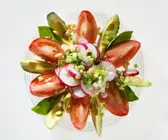 Tomatensalat mit Avocado