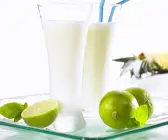 Ananas-Shake mit Kokosmilch