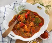Haxengulasch mit Parprika und Dill