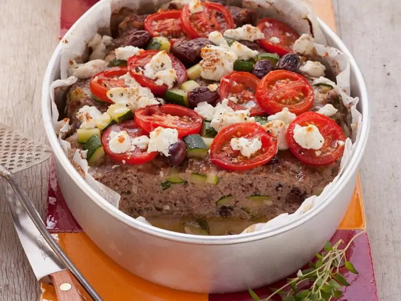 Hack mit Käse und Tomaten