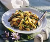 Pastasalat mit Hähnchen und Spargel