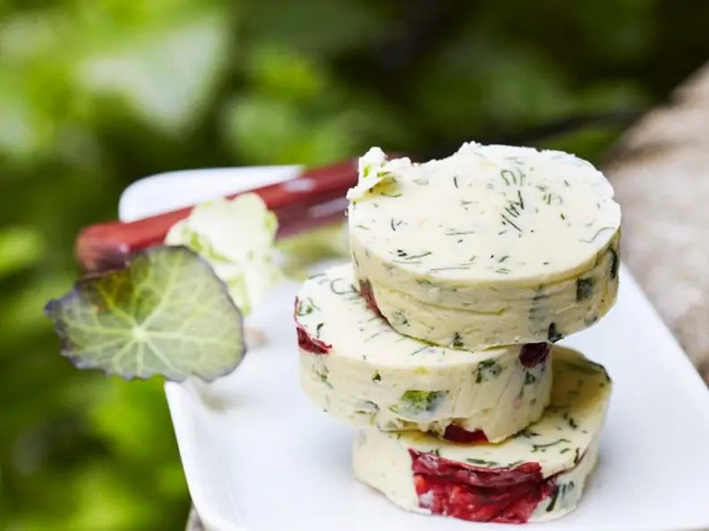 Butter mit Kapuziernerkresse