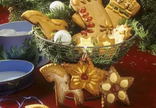 Figuren aus Honigkuchenteig