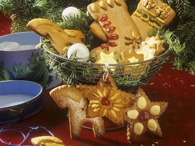 Figuren aus Honigkuchenteig