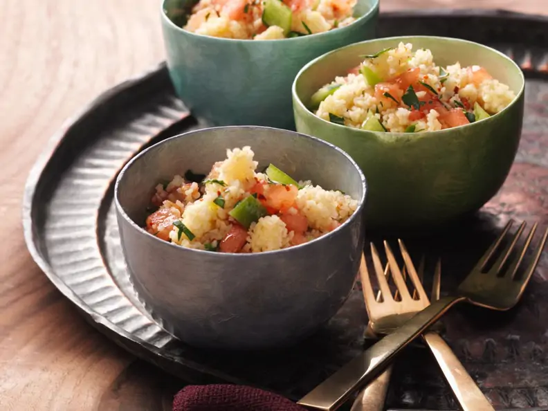 Bulgur-Tomaten-Salat mit Zitronen-Kräuter-Dressing