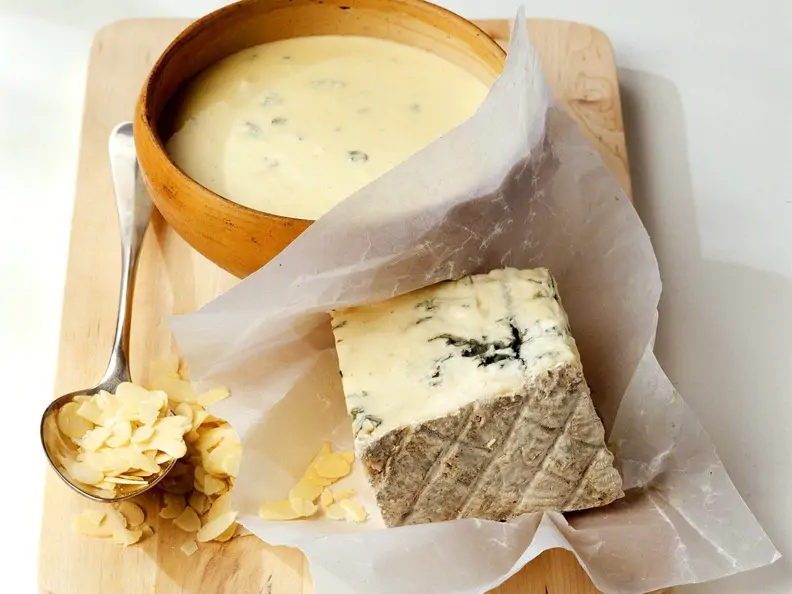 Mandel-Blauschimmelkäse-Soße