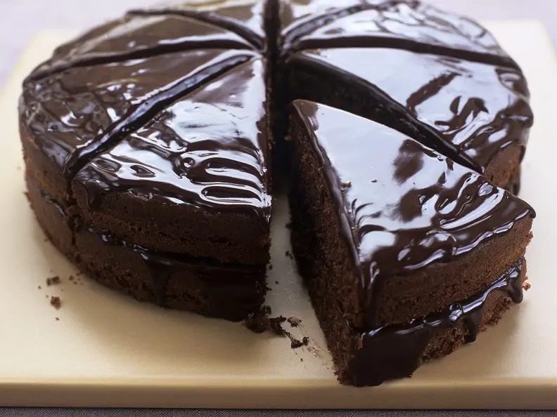 Schokoladenkuchen mit Glasur