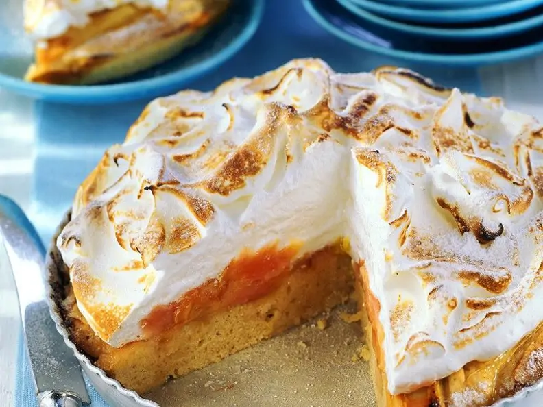 Baiser-Rhabarberkuchen