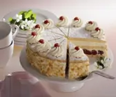 Käsesahnetorte mit Sauerkirschen