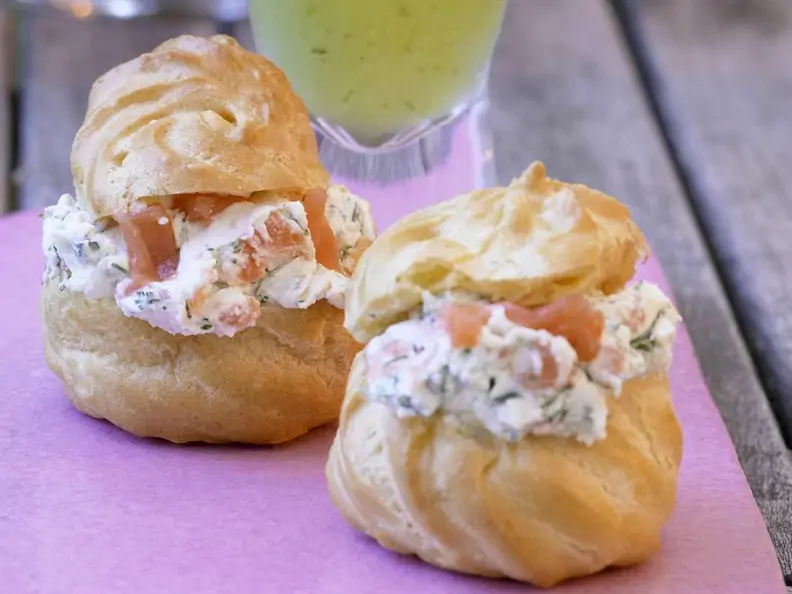 Windbeutel mit Lachs-Dill-Creme