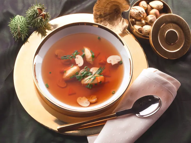 Ochsenschwanzsuppe mit Klößchen