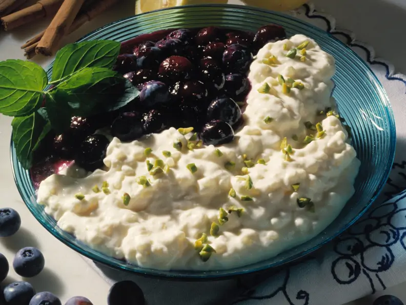 Sahnemilchreis mit Heidelbeeren