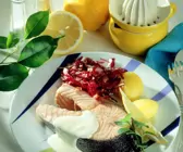 Lachskotelett mit feiner Zitronensauce