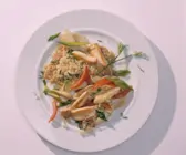 Hähnchen-Pfanne mit Quinoa und Spargel