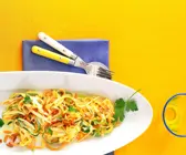 Gemüsenudeln in Gorgonzola-Sahne-Sauce