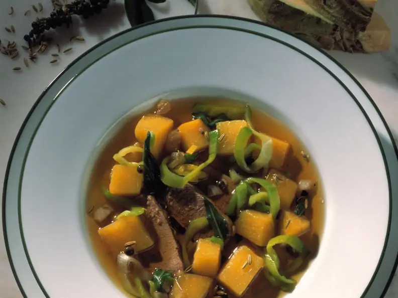 Steckrübensuppe mit Lamm