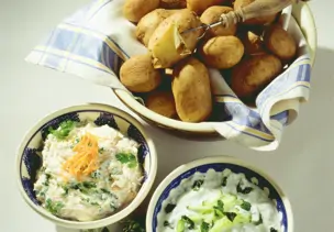 Pellkartoffeln mit zweierlei Quark