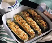 Gefüllte Zucchini mit Hirse und Käse